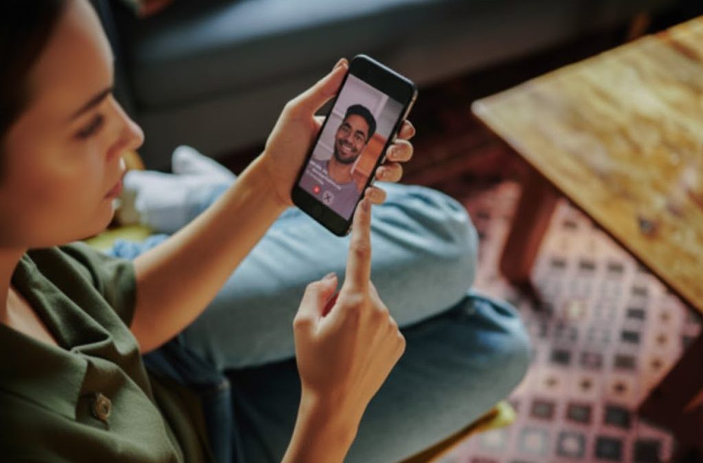 Online Boyfriend Not Ready for Commitment? Here’s What to Do